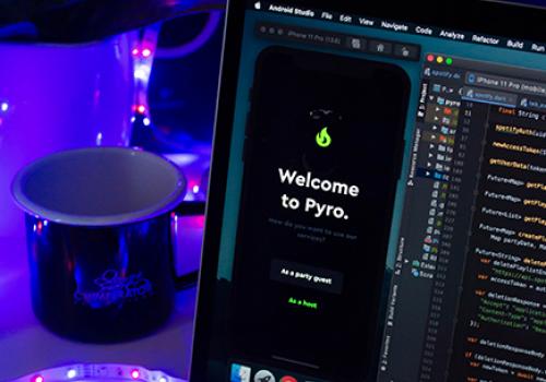pantalla de ordenador donde se ve un programa de creación de código